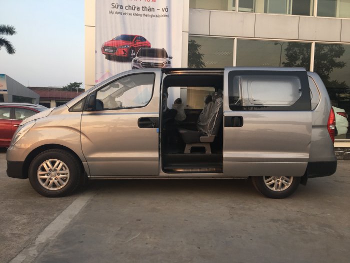 Hyundai Starex 6 chỗ máy dầu