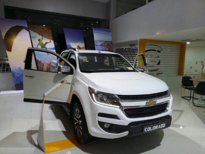 Chevrolet Colorado high country 2017 mới, mạnh mẽ ấn tượng, trả góp lên đến 90%