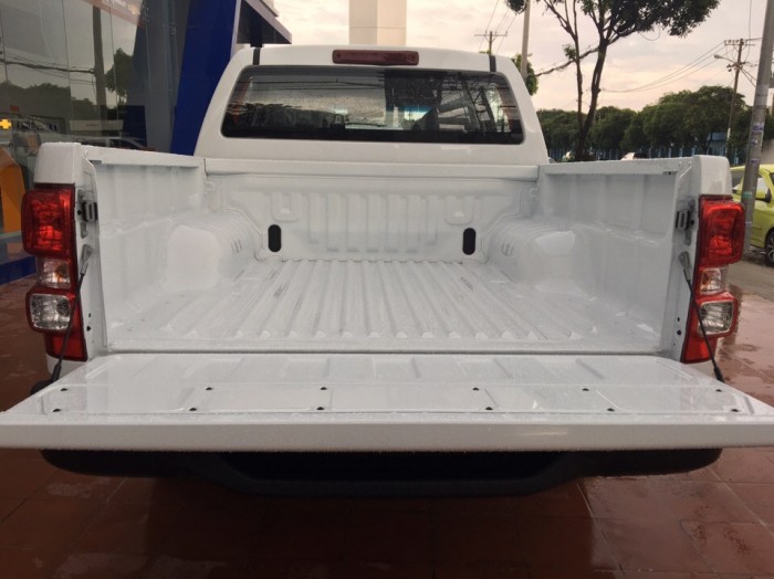 Chevrolet Colorado 2.5 LT 1 cầu 2017 mới, mạnh mẽ ấn tượng, trả góp lên đến 90%