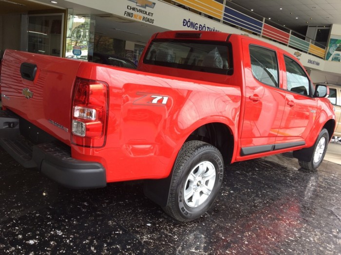 Chevrolet Colorado Hoàn Toàn Mới 2017 Màu Đậm Chất Mỹ