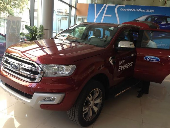 FORD EVEREST TITANIUM 3.2L AT màu Đỏ Bocdo đời 2016 giá tốt giao ngay. Giao xe trên toàn quốc