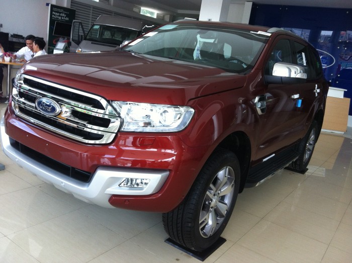 Bán FORD EVEREST TITANIUM 3.2 màu Đỏ Bocdo đời 2016 giá tốt. xe giao ngay