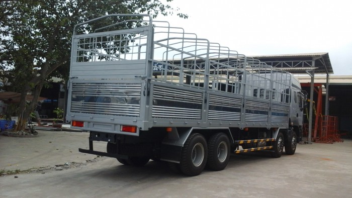 Bán xe tải chenglong 4 chân 18 tấn thùng mui bạt nhập khẩu nguyên con