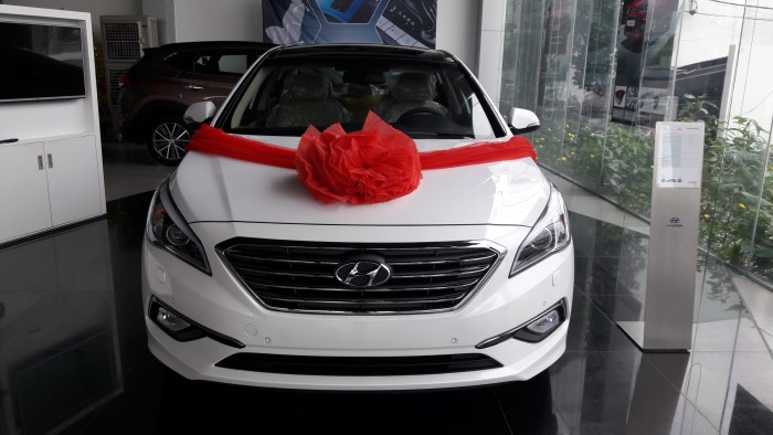 Hỗ trợ tối đa khi mua Hyundai Sonata trắng đẳng cấp, chỉ trả trước 290 triệu đồng là có xe trong tay
