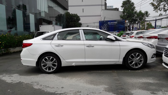 Hỗ trợ tối đa khi mua Hyundai Sonata trắng đẳng cấp, chỉ trả trước 290 triệu đồng là có xe trong tay