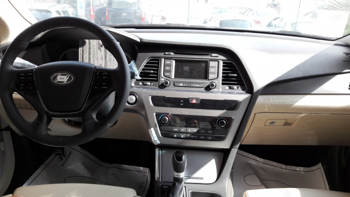 Hỗ trợ tối đa khi mua Hyundai Sonata trắng đẳng cấp, chỉ trả trước 290 triệu đồng là có xe trong tay