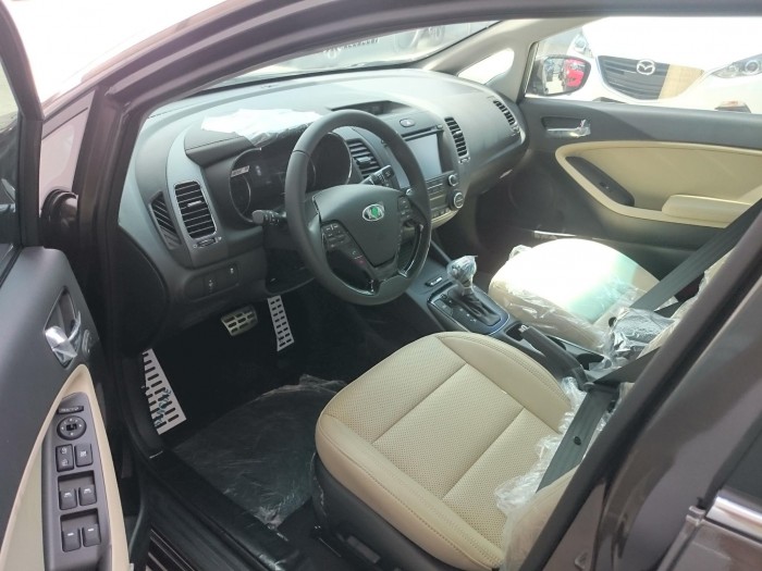 Cerato 2.0 màu nâu mạnh mẽ cá tính , tặng BHVC, BHTNDS và các quà tặng khác