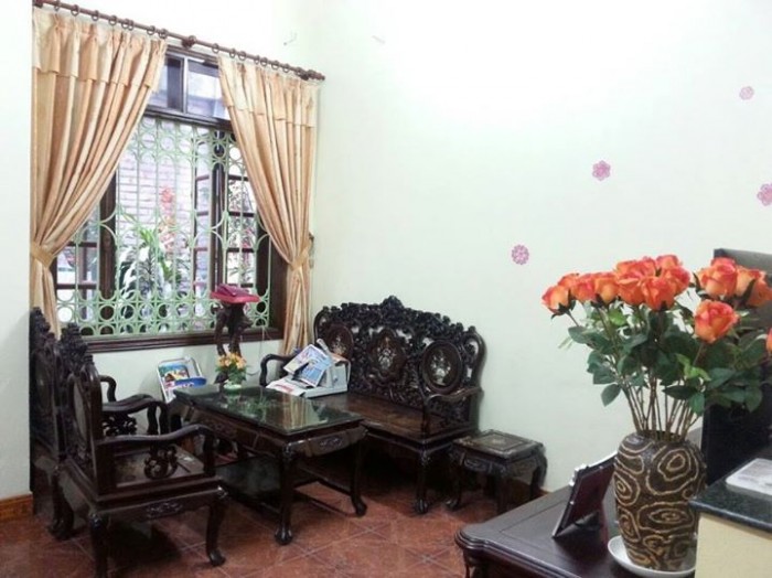 Cho thuê nhà riêng tại Đe La Thành; Đống Đa;giá 14Tr;dt 72m2x2,5T