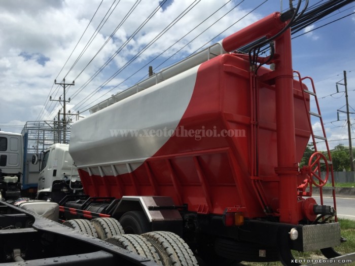 Bán xe Hino FG8JPSB thùng 15.1m3 tải chuyên dụng chở cám gạo, hỗ trợ vay đến 80%