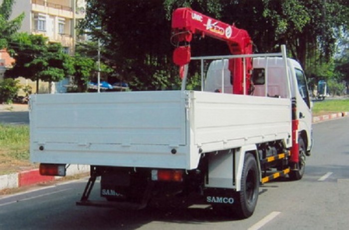 Xe tải gắn câu unic 2 tấn