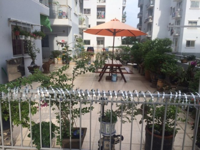 Bán căn hộ Phú An, giá rẻ, có sổ hồng, sân vườn riêng.