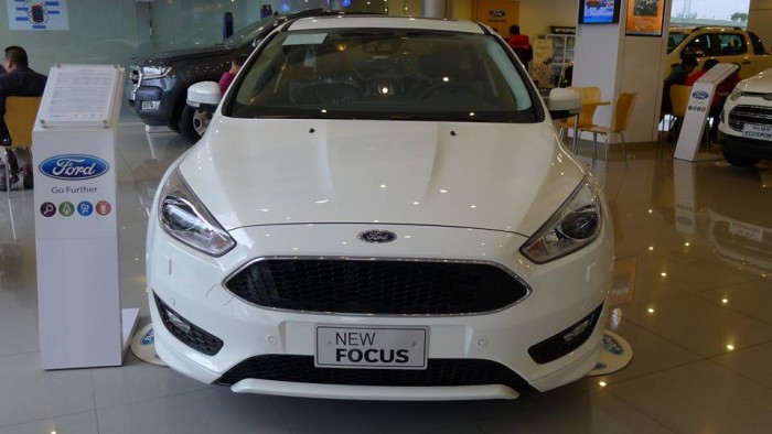 Bán Ford Focus 1.5 Ecoboot các màu giá tốt có xe giao ngay quà tặng hấp dẫn