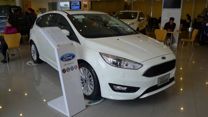 Bán Ford Focus 1.5 Ecoboot các màu giá tốt có xe giao ngay quà tặng hấp dẫn