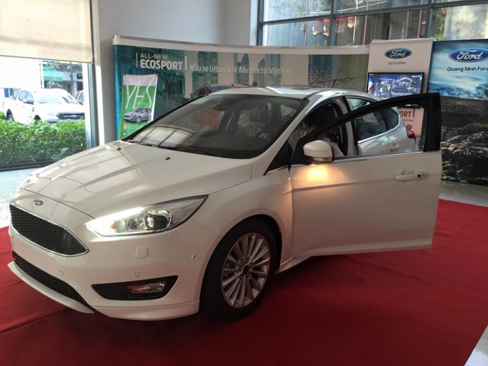 Bán Ford Focus 1.5 Ecoboot các màu giá tốt có xe giao ngay quà tặng hấp dẫn