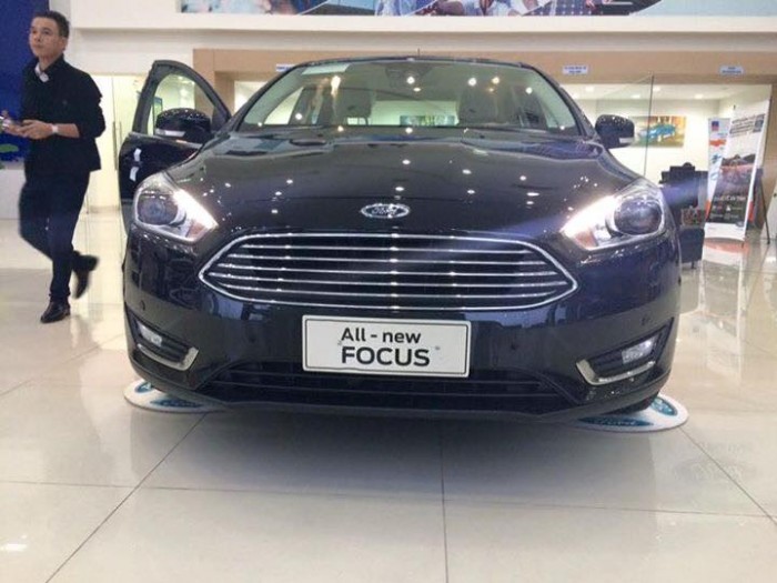 Bán Ford Focus 1.5 Ecoboot các màu giá tốt có xe giao ngay quà tặng hấp dẫn