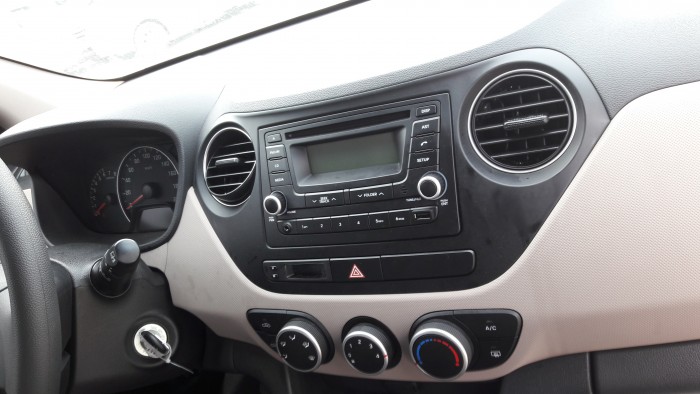 Nhanh chóng sở hữu ngay Hyundai Grand i10 1.0MT trắng, để nhận ngay ưu đãi lên đến 25 triệu đồng, xe giao ngay
