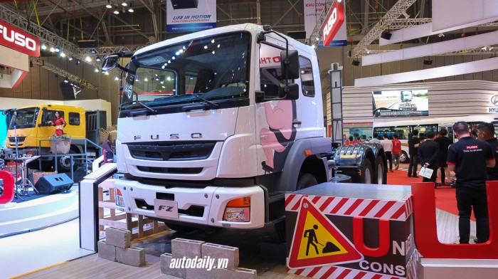 Bán xe tải đầu kéo fuso TRACTOR FZ49 nhập khẩu nguyên chiếc