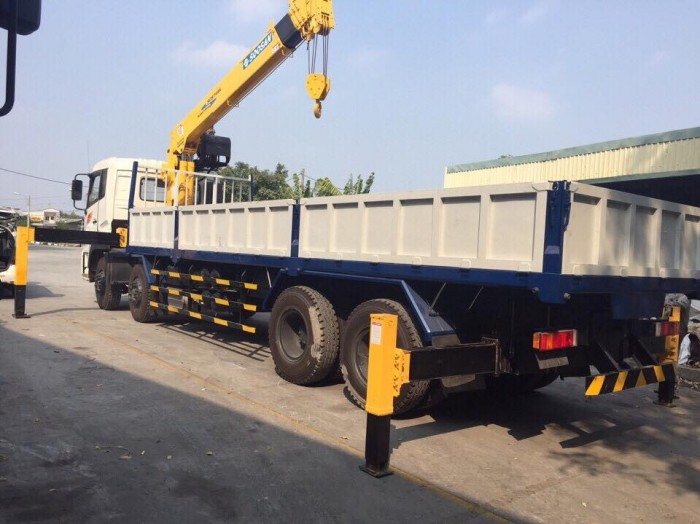 Xe tải HINO FL8JTSL gắn cần cẩu Soosan 7 tấn SCS746L