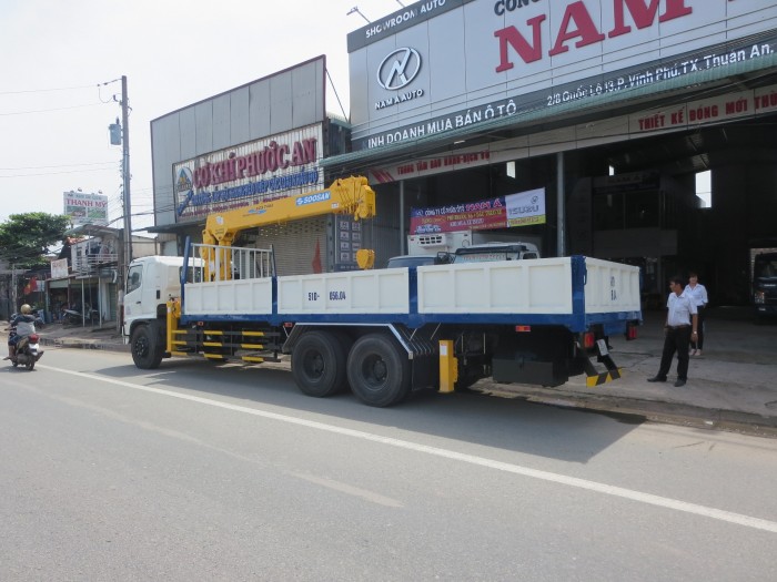 Xe tải HINO FL8JTSL gắn cần cẩu Soosan 7 tấn SCS746L
