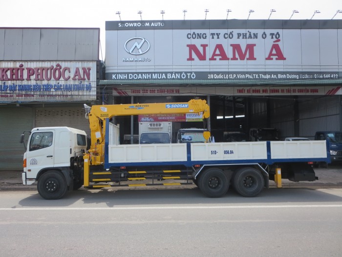 Xe tải HINO FL8JTSL gắn cần cẩu Soosan 7 tấn SCS746L