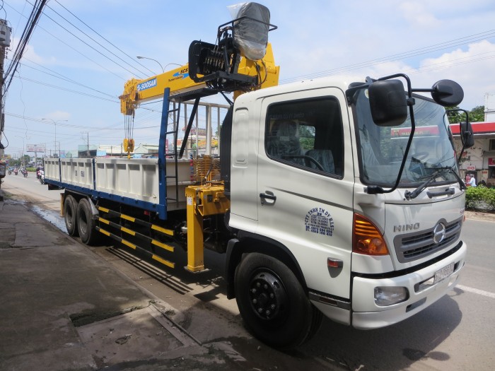 Xe tải HINO FL8JTSL gắn cần cẩu Soosan 7 tấn SCS746L