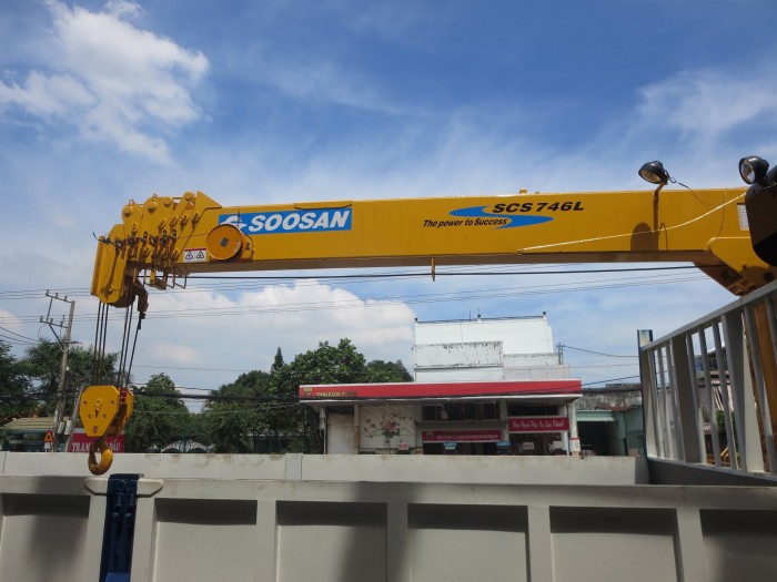 Xe tải HINO FL8JTSL gắn cần cẩu Soosan 7 tấn SCS746L