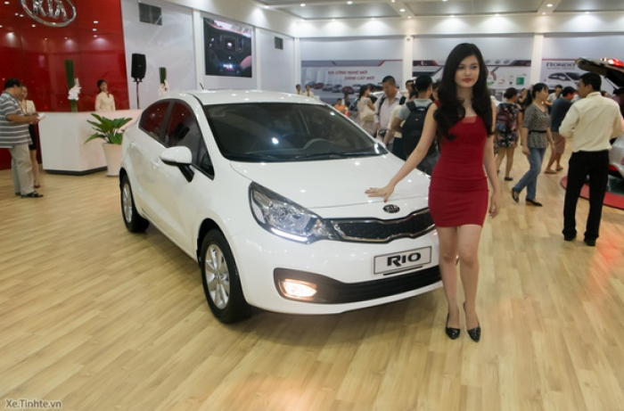 Kia Rio - nhập khẩu nguyên chiếc theo tiêu chuẩn quốc tế,nay giá cực kì ưu đãi