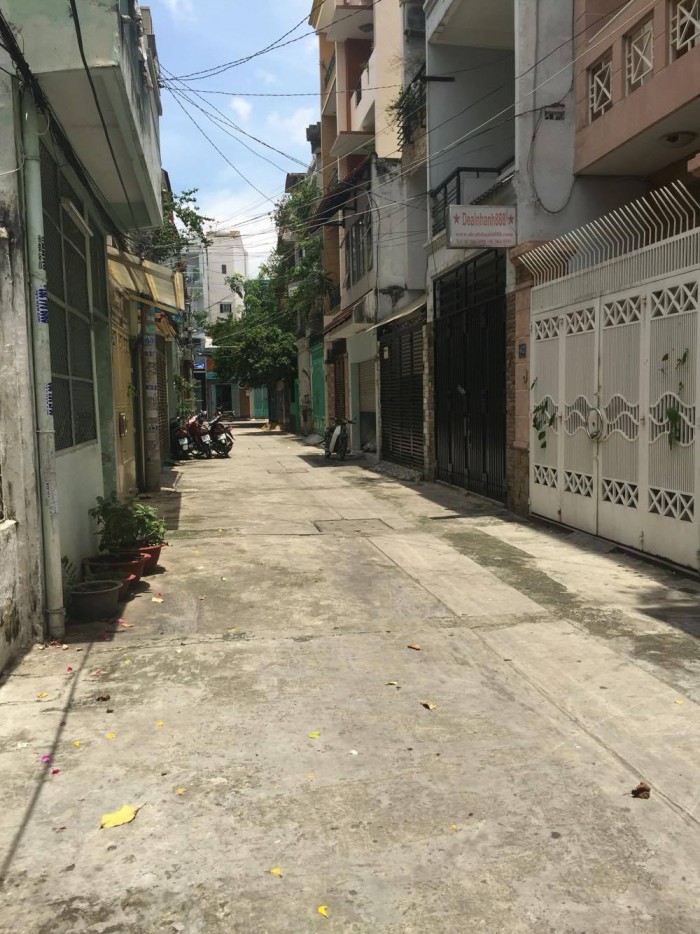 Bán nhà đuờng 34 Cư xá Lữ Gia, 4x14m, nhà cấp 4, Giá 6.7 tỷ.