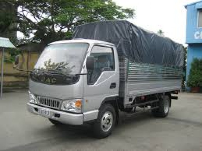 Xe tải JAC 1,5 tấn, thùng mui bạt, trả trước 100tr, giao xe ngay.
