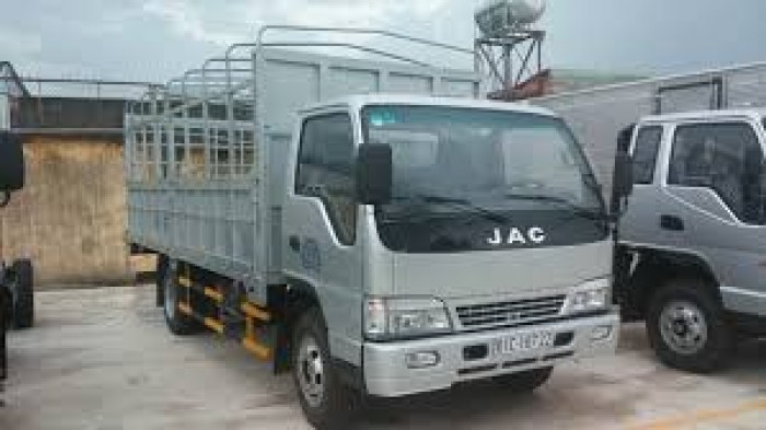 Xe tải JAC 2,4  tấn giá chưa giảm, giao xe ngay, ưu đãi hot cho ai tới trước