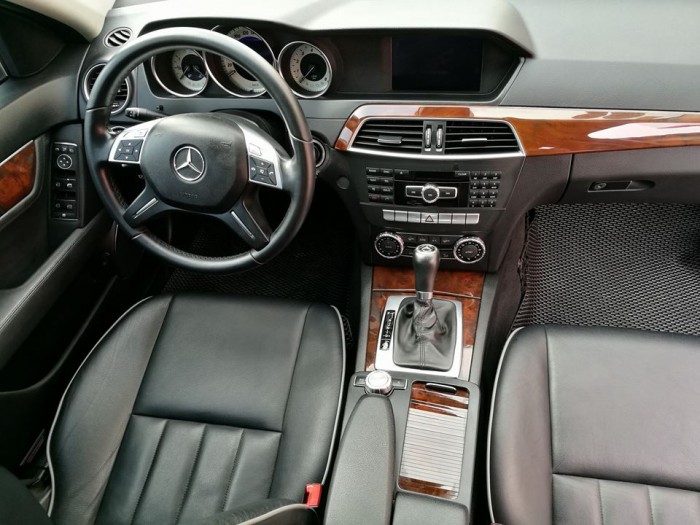 Bán Mercedes C250 BE 2011 chính chủ