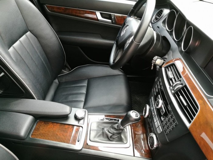 Bán Mercedes C250 BE 2011 chính chủ