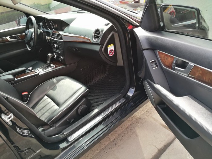 Bán Mercedes C250 BE 2011 chính chủ