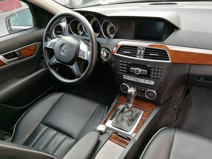 Bán Mercedes C250 BE 2011 chính chủ