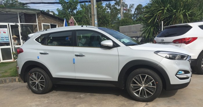 Hyundai Tucson Full Option mới 100%