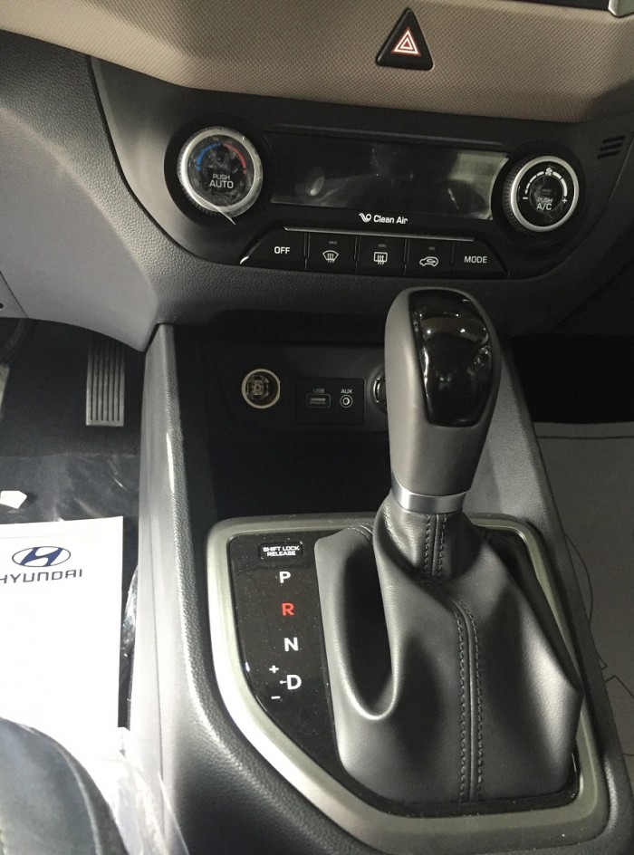Xe Hyundai Creta 1.6AT mới 100%