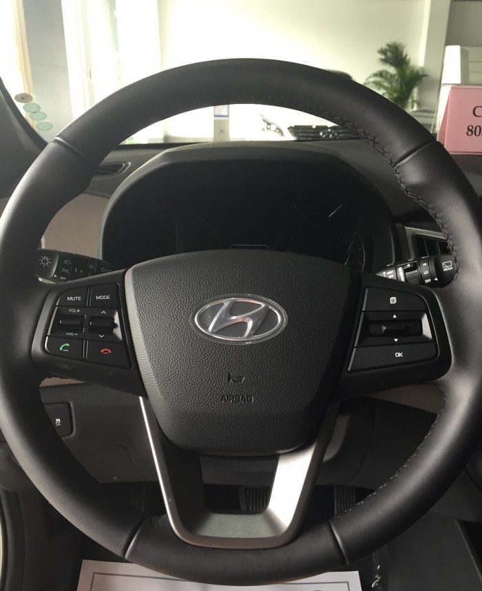 Xe Hyundai Creta 1.6AT mới 100%