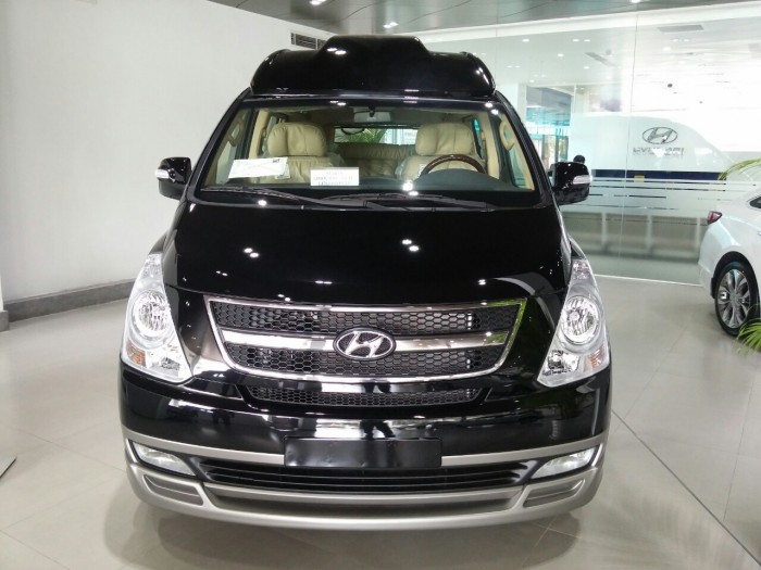 Hyundai Starex 2.4 AT Limousine 2016 mới 100%