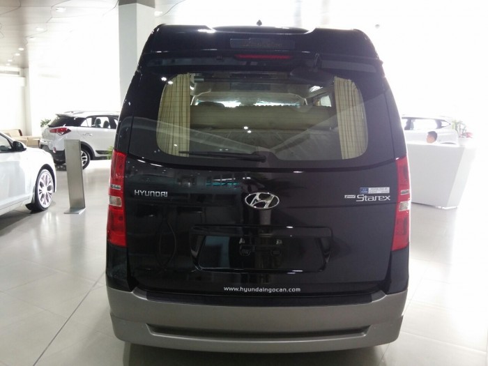 Hyundai Starex 2.4 AT Limousine 2016 mới 100%