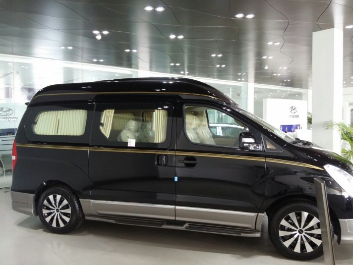 Hyundai Starex 2.4 AT Limousine 2016 mới 100%