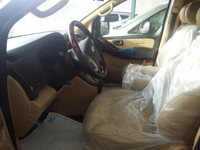 Hyundai Starex 2.4 AT Limousine 2016 mới 100%