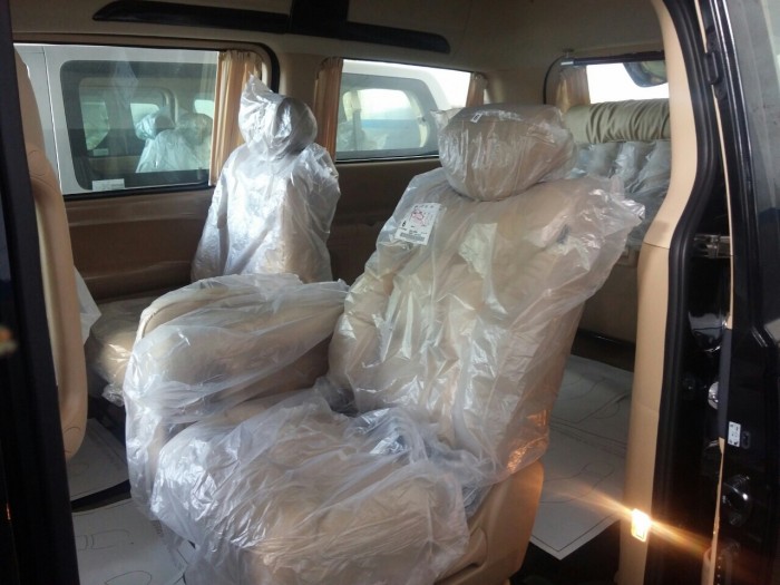 Hyundai Starex 2.4 AT Limousine 2016 mới 100%