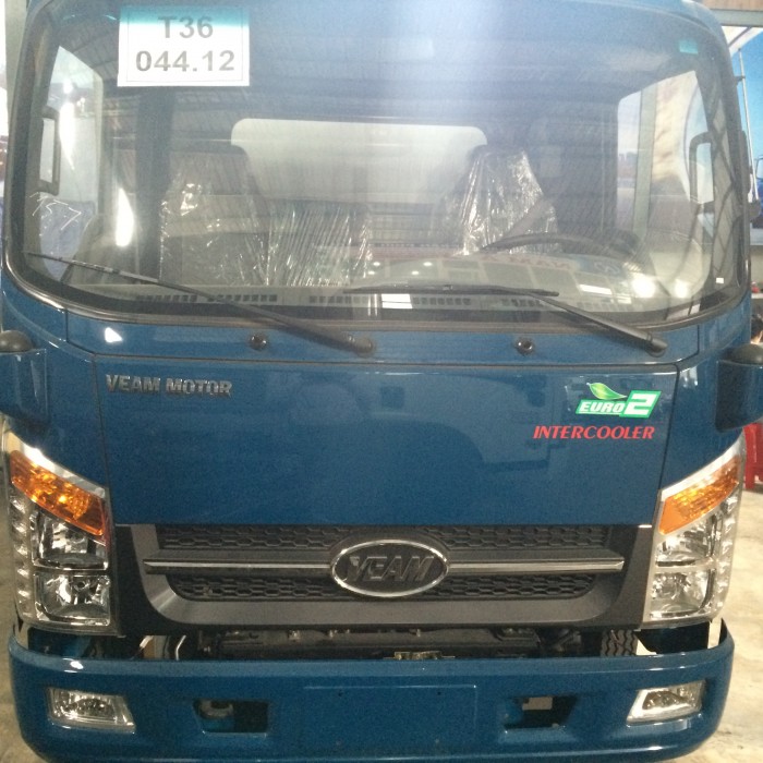 Xe tải VEAM VT200-1 vào TP