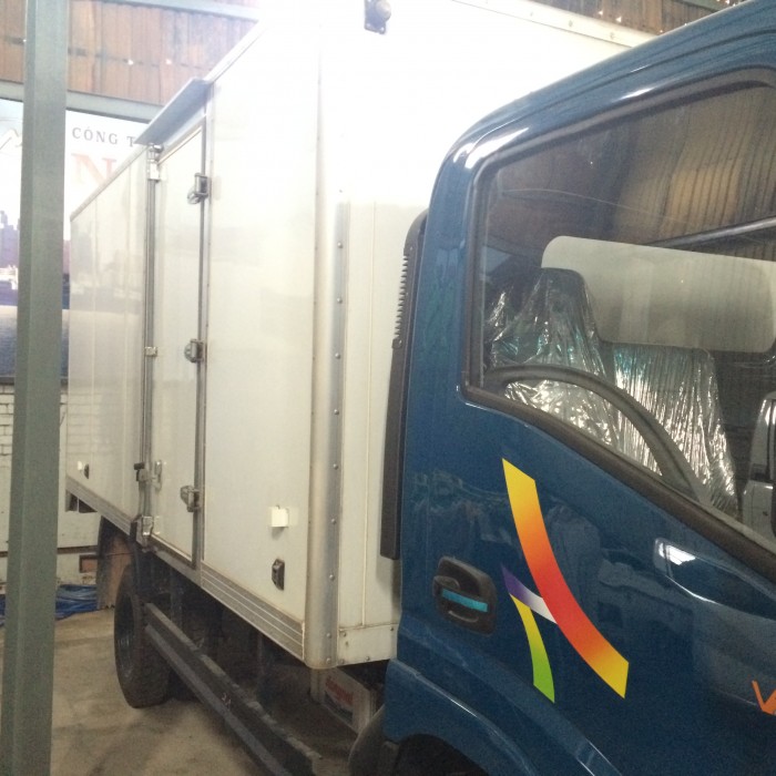 Xe tải VEAM VT200-1 vào TP