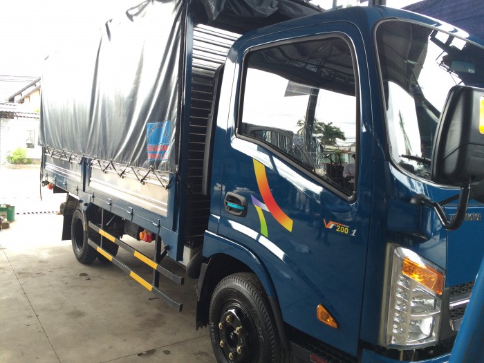 Xe tải VEAM VT200-1 vào TP