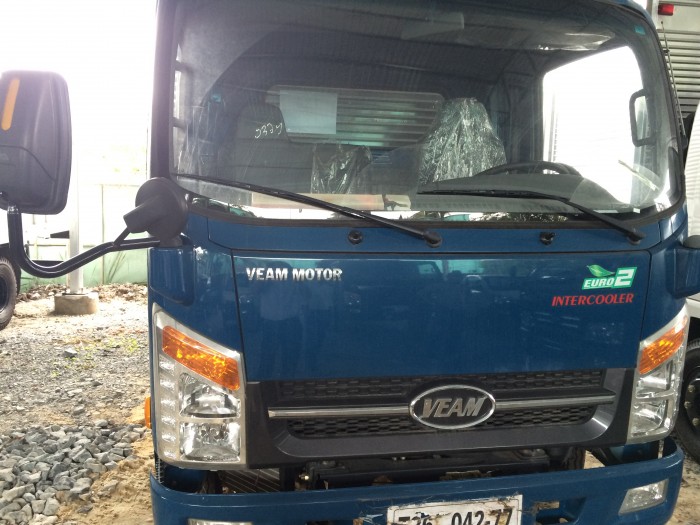 Xe tải VEAM VT200-1 vào TP