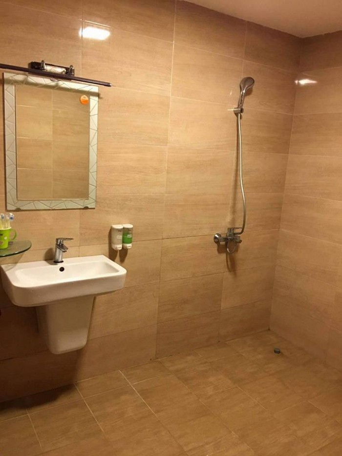 Bán gấp nhà Hồ Tùng Mậu 70m, 7 tầng, ô tô tránh, kinh doanh 6.000$/tháng, giá mềm.