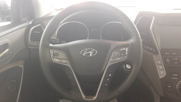 Thanh lý Hyundai Santa fe xăng đen thường,ưu đãi cực khủng lên đến 40 triệu đồng và hơn thế nữa
