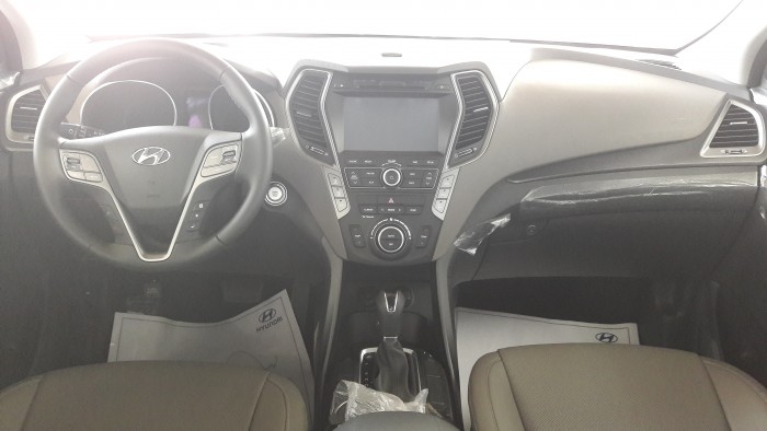 Bán Hyundai Santa fe đen xăng thường, giá tốt nhất thị trường miền nam, tặng 1 năm bảo hiểm thân xe