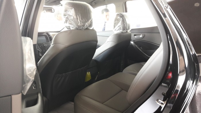 Bán Hyundai Santa fe đen xăng thường, giá tốt nhất thị trường miền nam, tặng 1 năm bảo hiểm thân xe